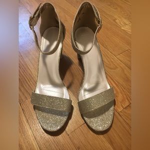 NWOB, Gold Sparkle Ankle Strap Heels